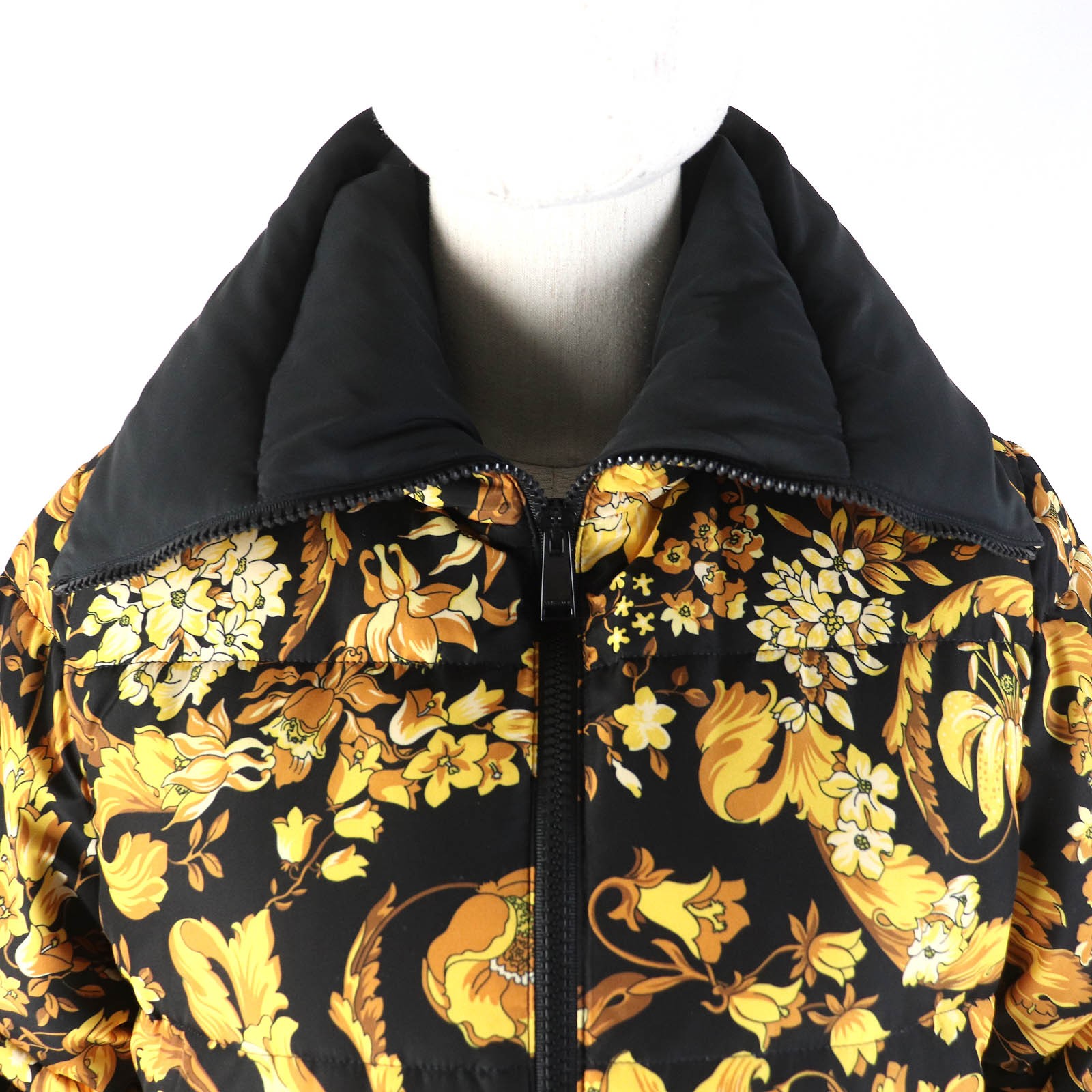 Excellent VERSACE down coat Baroque Pattern  Blac… - image 5