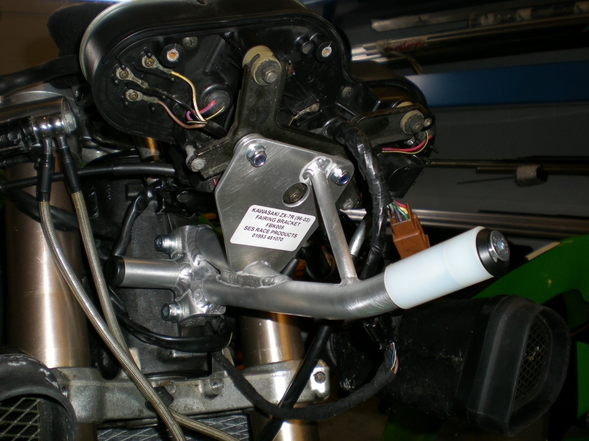 KAWASAKI ZX-7R (96-03) RACE FAIRING BRACKET. FBK005. | eBay KAWASAKI ZX-7R (96-03) RACE FAIRING BRACKET. FBK005. | eBay