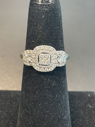 14k White Gold 1CTW Diamond Accent Cluster Halo Ring Size 5 - 第 1/8 張圖片