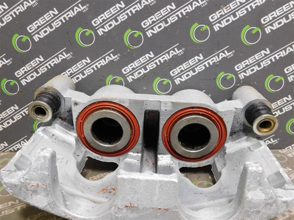 NEW ACDelco 172-2438 Rear Driver Side Disc Brake Caliper Assembly 23405771 - Image 4 of 4