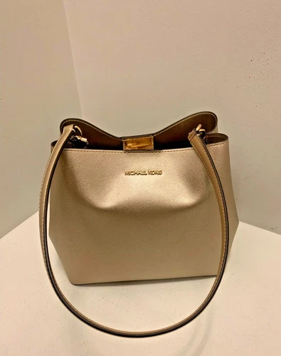 Michael Kors Pratt Medium Women Bucket Shoulder Handbag Bag Purse in Pale Gold