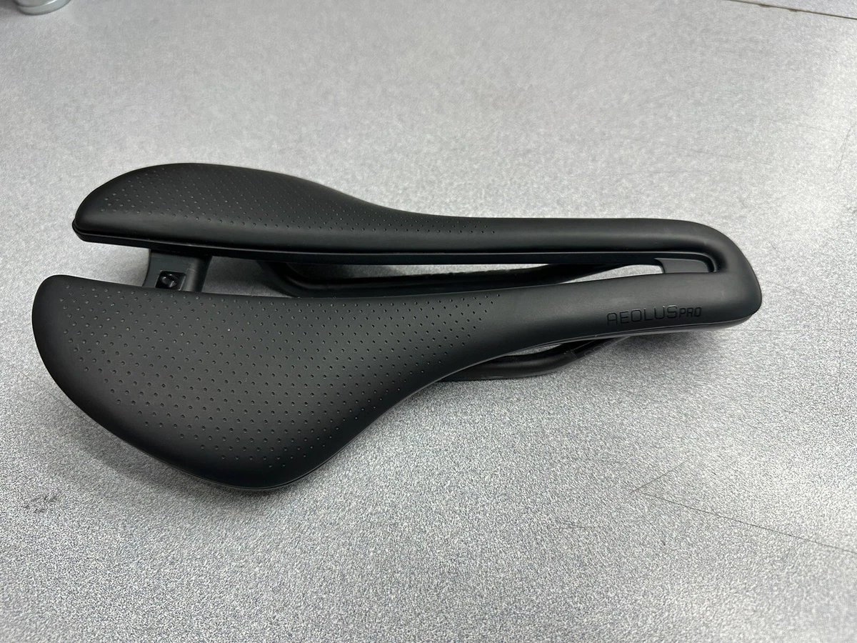 Bontrager Aeolus Pro 145mm Carbon Rails Bike Saddle See photos