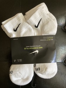 white nike ankle socks