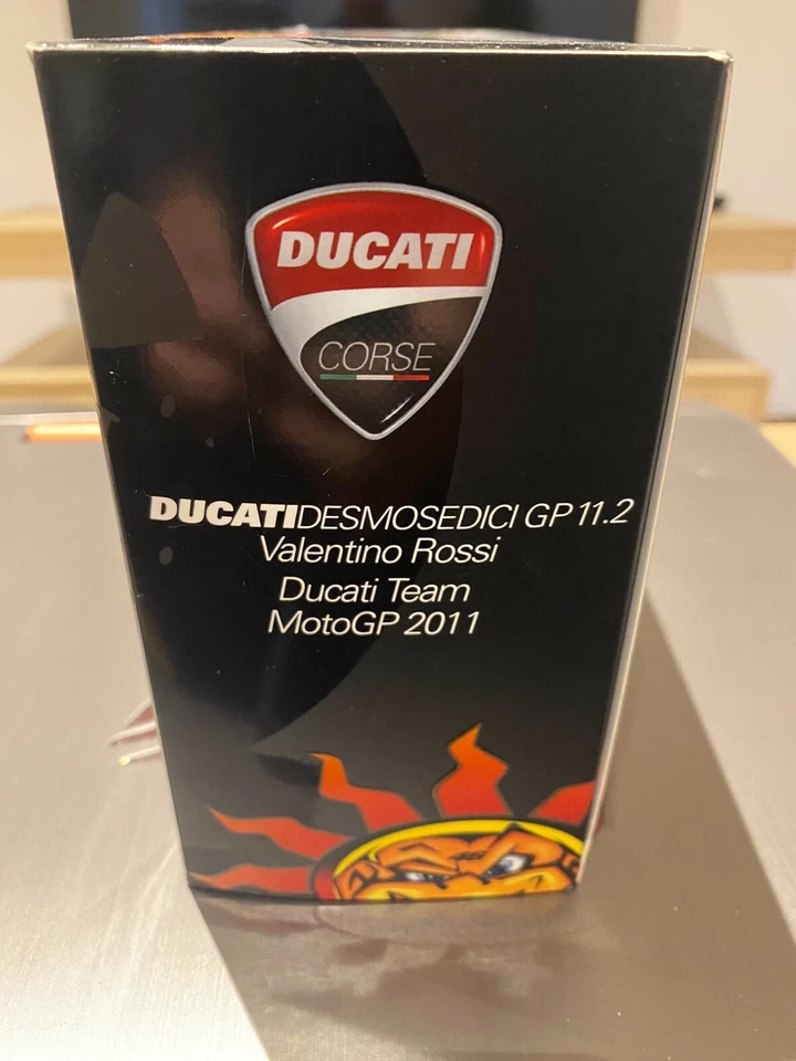 Minichamps Ducati Desmosesici Gp11.2 MotoGp 2011 1/12 - Photo 2/4