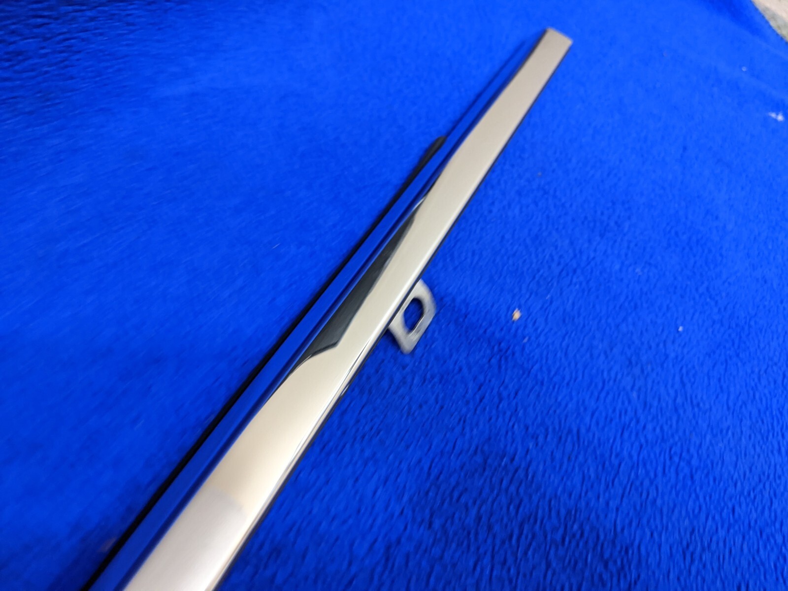 2006-12 Bentley Flying Spur Front left Lower Window Door Trim Chrome strip oem