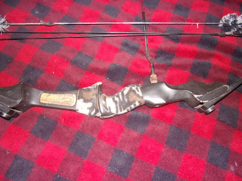 Martin Black Panther Compound Bow - Image 4 of 4