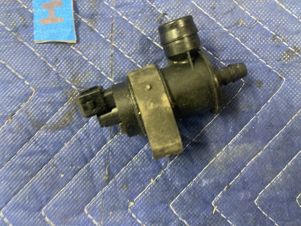 Volvo S60R S60 V70R 2004-2007 válvula de purga de cierre aire 31104896 OEM #2935M Foto 2 de 4