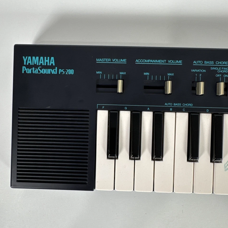 Винтажная синтезаторная клавиатура 1980-х Yamaha PortaSound PS-200 — протестирована и работает - Изображение 4 из 4