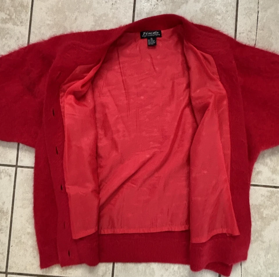 Chaqueta Suéter Roja Forrada Difusa Angora De Colección Talla XL Botón Angora de Alta Calidad Foto 2 de 4