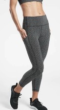 Athleta Ultimate Stash Pocket Textured 7/8 Tight Black Leggings Size Small, C2