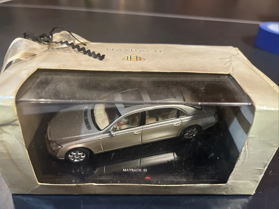 F GATEWAY MAYBACH 62 2005 CAJA DE PLATA Foto 2 de 4