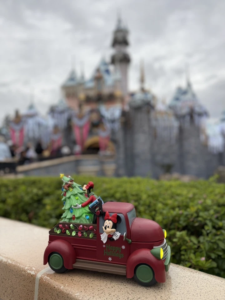 Camión de Navidad Disney Mickey Goofy Holiday NUEVO 2025 🎄 Foto 2 de 3