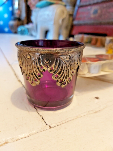 A PAIR OF RECYCLED GLASS & METAL INDIAN TEALIGHT HOLDERS WITH 2 PACKS OF CANDLES - Picture 6 of 11