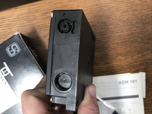 SCHMERSAL AZM161SK-24rka-024-M16 solenoide interblocco AZM161SK-24rka-024-M16 - Foto 6 di 9