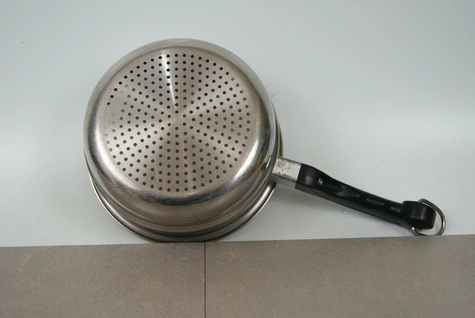 DE COLECCIÓN ENSALAD MASTER 8" ANCHO VAPOR COLADOR INSERTAR SARTÉN Foto 3 de 3