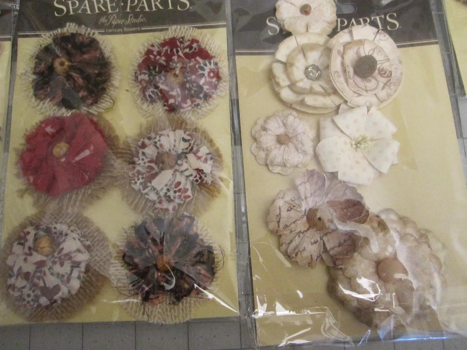 Lot of 8 Spare PArts- Paper Flower Embellishments Junk Journal Scrapbooking - Image 4 of 4