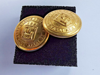 Vintage pair of cufflinks Motto for Trinity College Dublin?