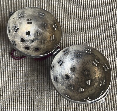 Vtg Ornament Hinged Hanging Silver Plated Ball Incense Potpourri  display picture 1