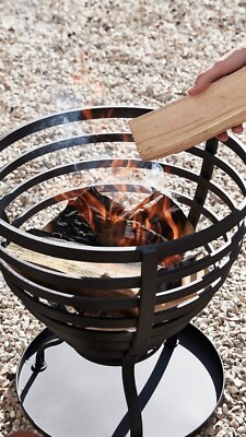 Feuerstelle Nagelneu im Karton. Kostenloser Versand auf das Festland am nächsten Tag  