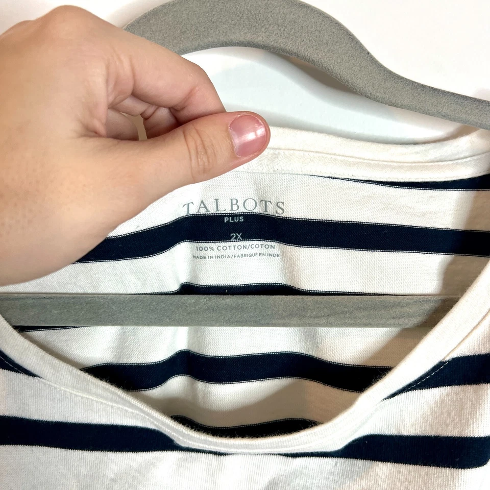 Camiseta Talbots Rayas Corona de Navidad Cuentas Terciopelo Rojo Cuello Redondo Manga Larga 2X Foto 2 de 3