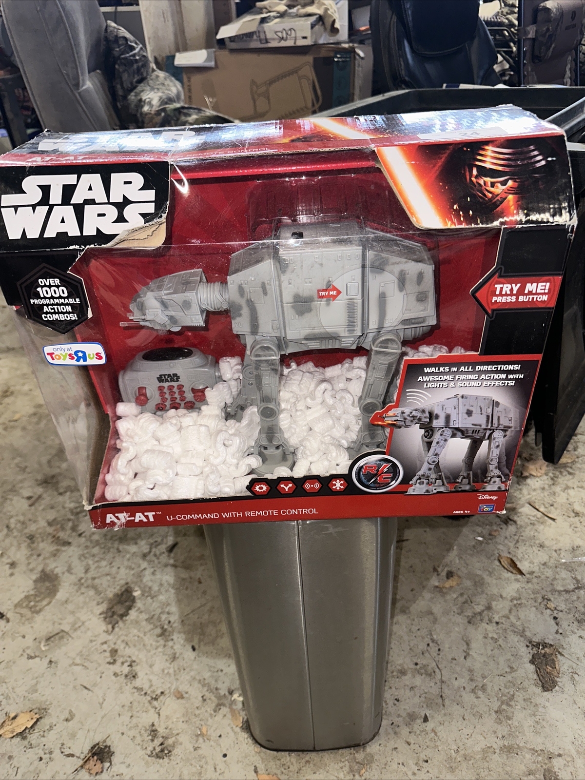 R' Us Exclusive W/box