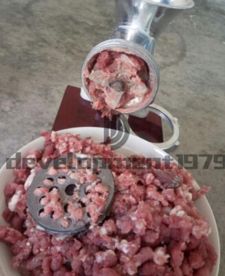 Hand Operated   Manual Meat Grinder Beef Noodle Pasta Sausages Maker #E6