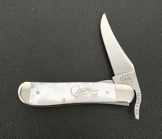 2002 CASE XX 81953L MOTHER OF PEARL SILVER SCRIPT RUSSLOCK WITH ORIGINAL SLEEVE