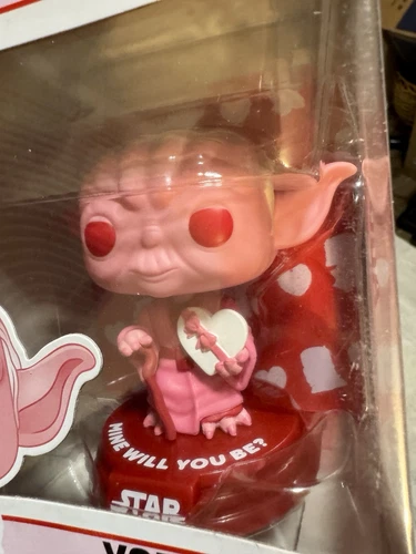 Funko Pop Star Wars Yoda Pink #421 Valentine’s Day Limited Edition Figure