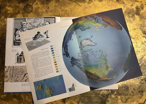 THE WORLD IS ROUND. FRANK DEBENHAM, Intro Bertrand Russell. Oversized, Colorful! - Picture 9 of 10