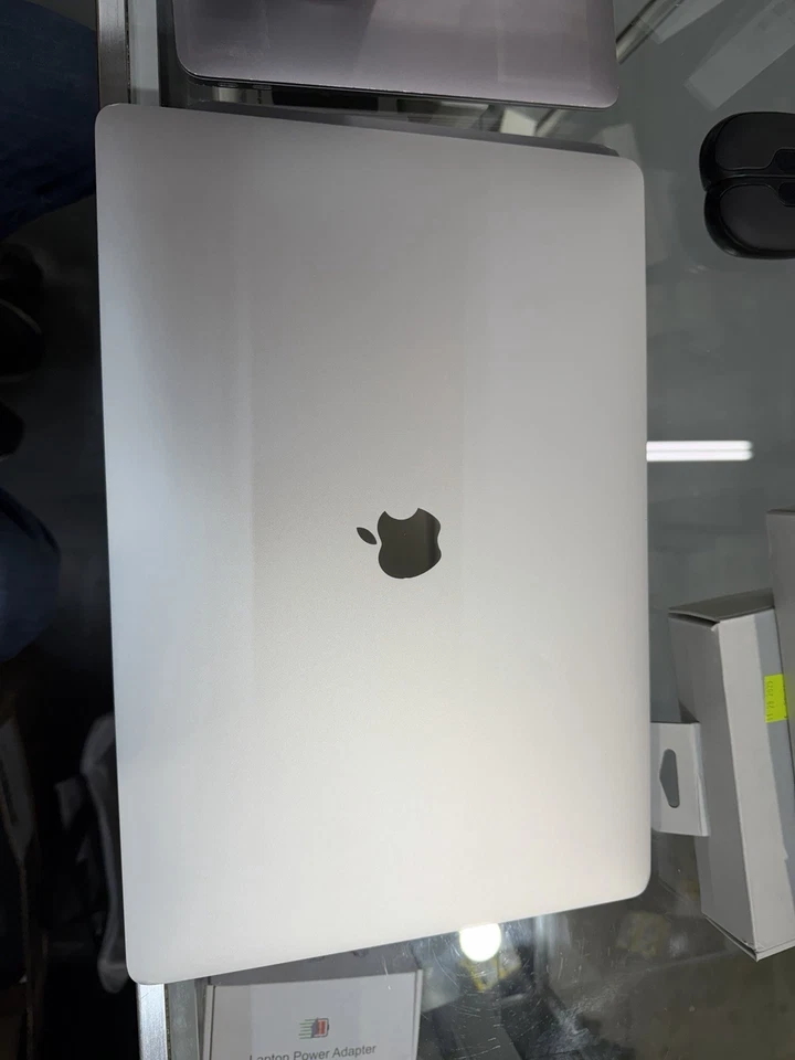 Apple MacBook Pro 16" 512GB SSD 16GB A2141 4.5Ghz i7 OS Tahoe - Foto 3 de 4