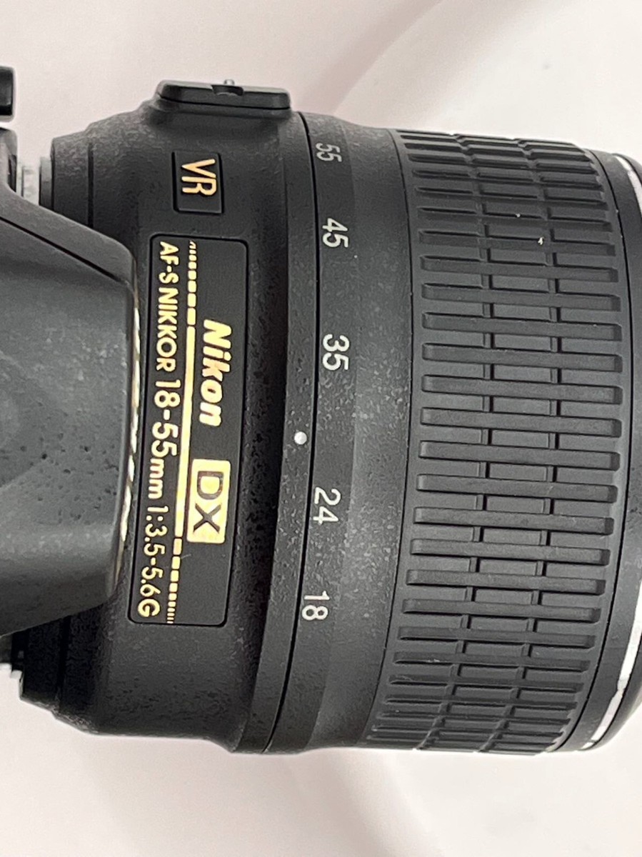 NEAR MINT] Nikon D3000 10.2MP 18-55mm f3.5-5.6G AF-S DX VR Nikkor