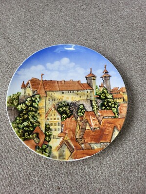 Dekoteller Burg Nürnburg Schloss Relief geformt 24 cm Durchmesser