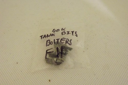 40K Tank Bits - Bolters F11 - Picture 2 of 2