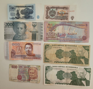 8 Banknoten / Welt s. Beschreibung (Für einen guten Zweck!)_19
