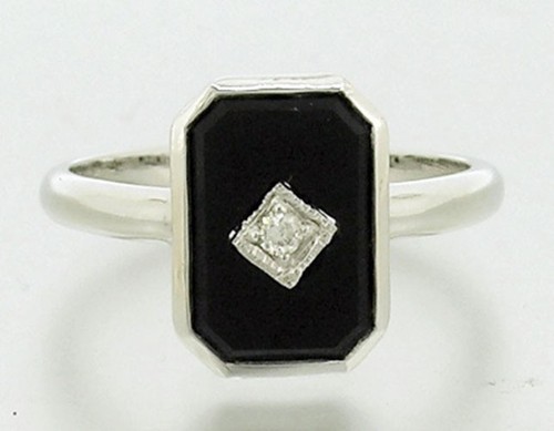 Anillo de luto de ónix natural y diamantes de oro sólido genuino de 9 quilates en tu talla - Imagen 8 de 8