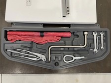 2001 Bmw E39 530i Rear Trunk Spare Tool Kit W Tray 2001 Bmw E39 530i Rear Trunk Spare Tool Kit W Tray