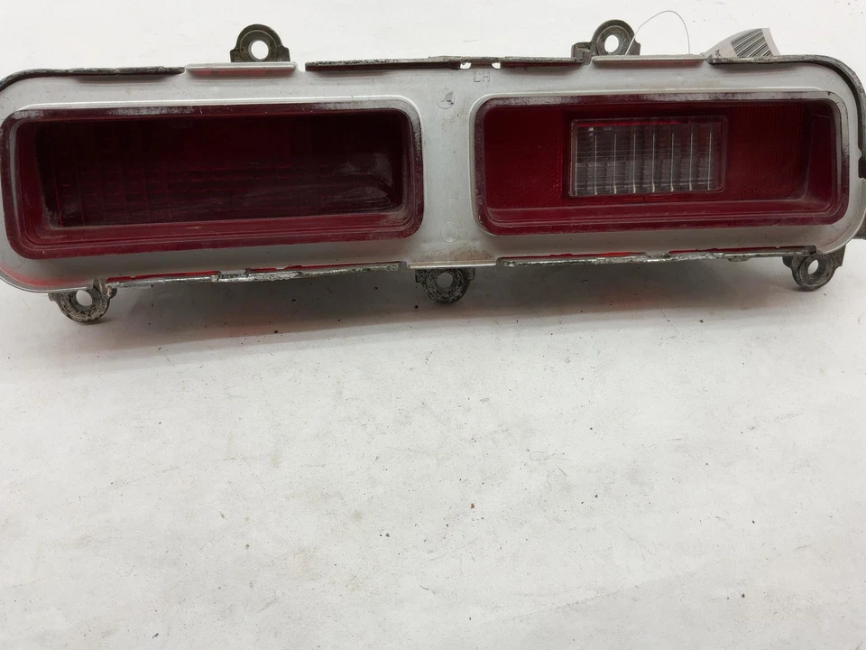 Conjunto de luz trasera CHEVY TAMAÑO COMPLETO izquierda 71 EXC SW;BEL AIR Foto 3 de 4