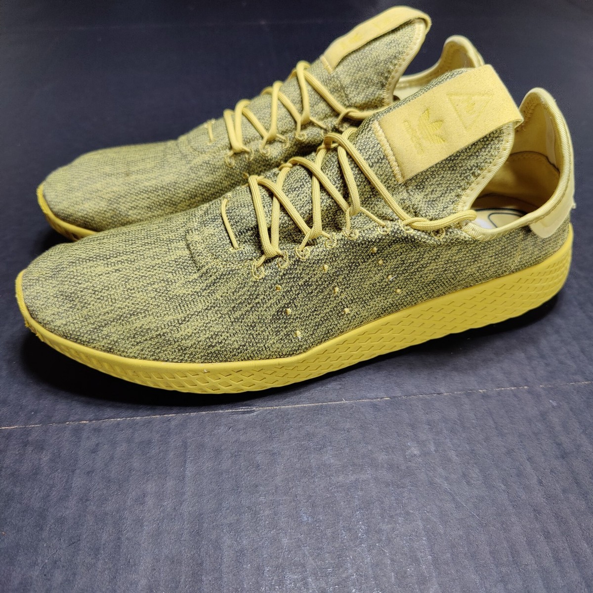 Size 11.5 - adidas Pharrell x Tennis Hu Dip-Dyed DB2860  display picture 3