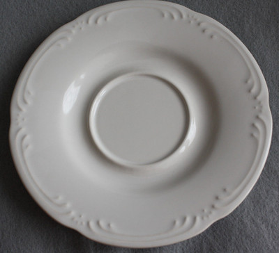 Pfaltzgraff Filigree Grapevine Saucer White Stoneware 7/8