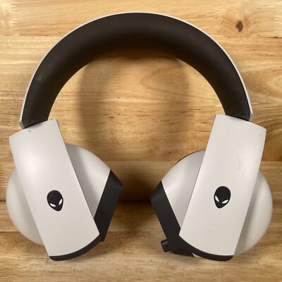 Alienware Over-Ear Stereo Gaming Headset White Wired Lunar Light Volume Control