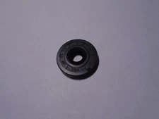 8 mm INSIDE DIAMETER TC DESIGN OIL / DUST SHAFT SEAL