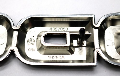"NUEVO emblema de capucha ""DODGE"" piezas de ajuste piezas delanteras / para camión RAM 86-90 RAM MP3185 - Imagen 5 de 13