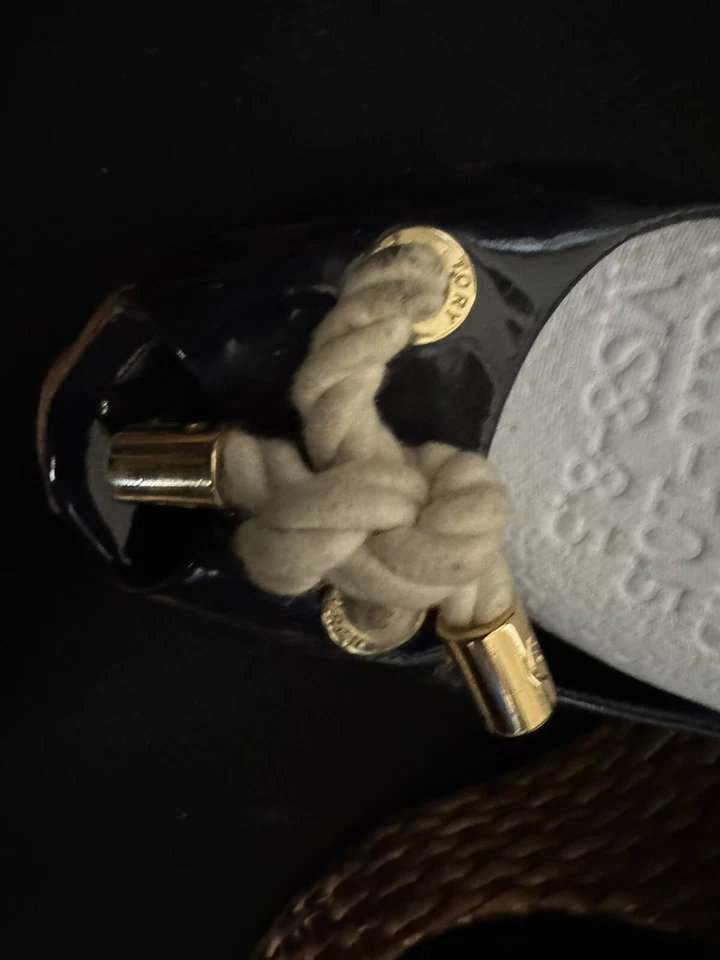 Alpargata de mimbre de charol azul TORY BURCH cuerda con cordones tacón de cuña 9 Foto 4 de 4