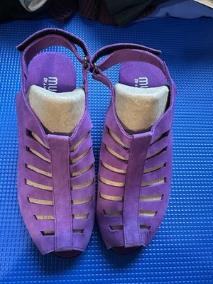Munro American Women s Sandals Sz 7.5 W Suede Abby Slingback Comfy 2  Block Heel