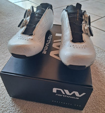 Northwave Revolution 3 Fahrradschuhe Unisex, mit Cleats für Shimano Ultegra