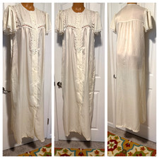 VTG 80's BARBIZON WHITE NYLON SATIN W/ TUCKS  LACE  PEARL BUTTONS ROBE SZ S