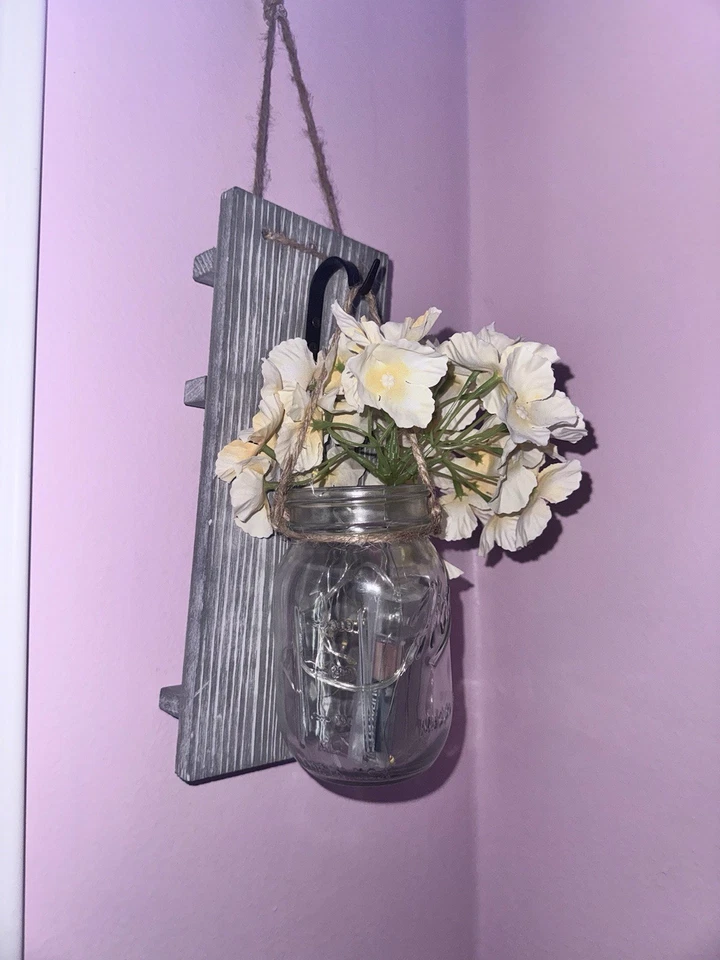 Rustic Farmhouse Mason Jar 壁灯带人造花 🌸 — 第 2/4 张图片