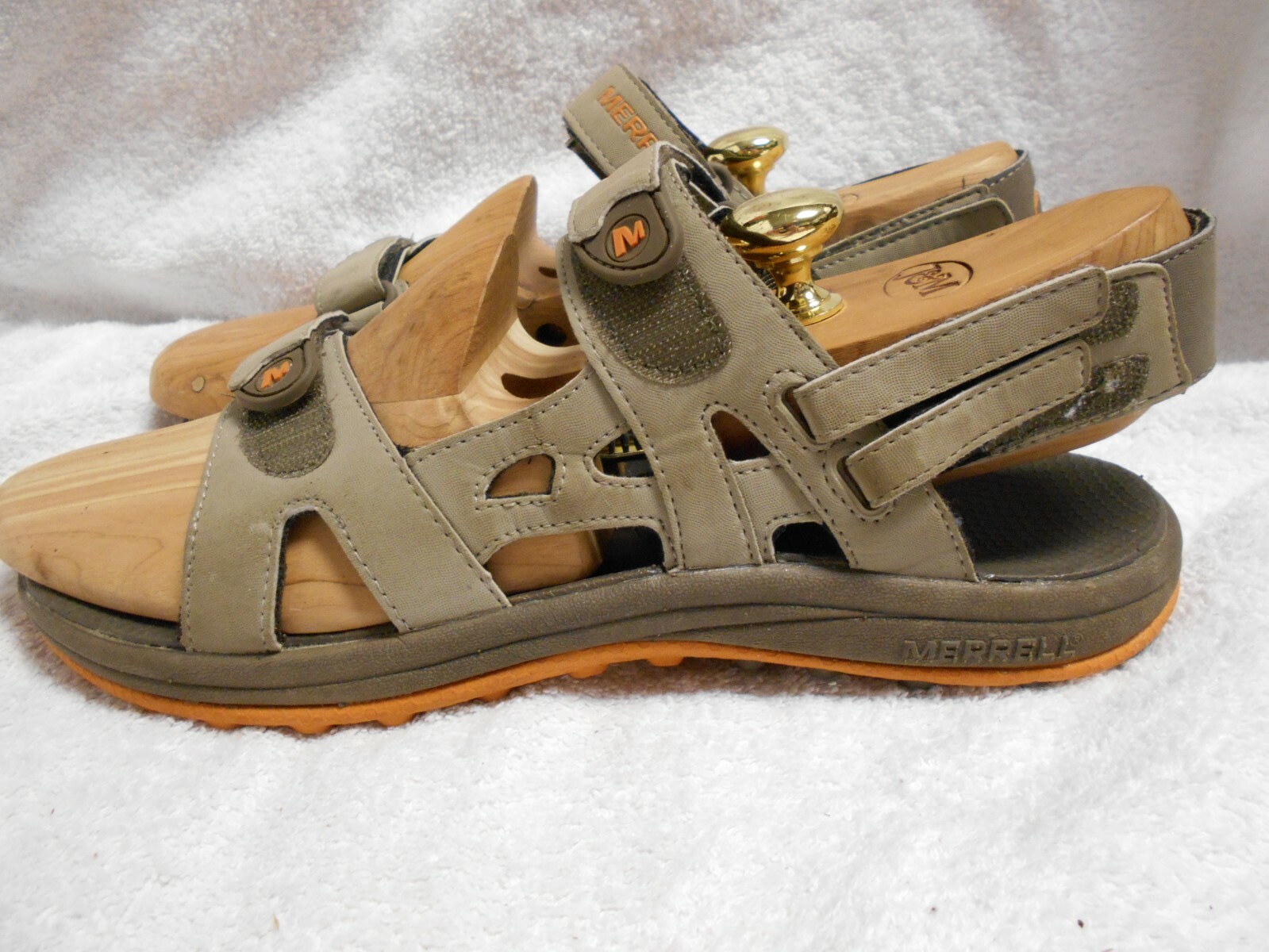 Sandali uomo Merrell scamosciati grigio chiaro come nuovi con cinturini regolabili taglia 9