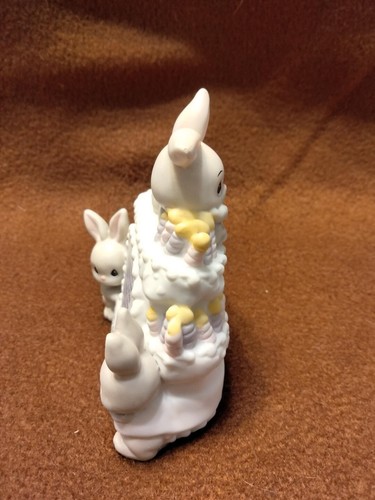 Precious Moments 165778 Bunnies by Birthday Cake Musical Plaque with Mirror - Picture 4 of 6