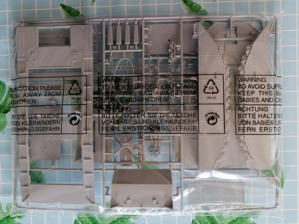 ITALERI 1/35 LVT-2 AMTRAC ITEM N° 6462 - Immagine 3 di 4